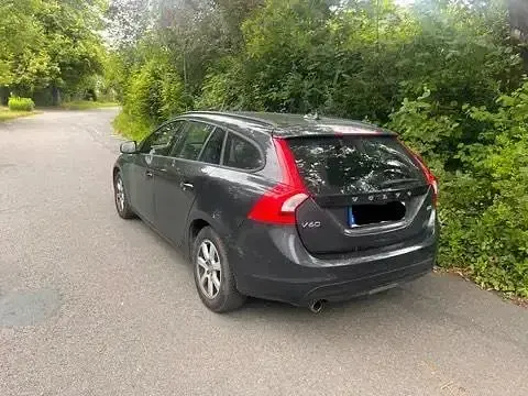Gebraucht Volvo V60 Business Edition 150 PS (110 kW) 2013 Grau Kombi