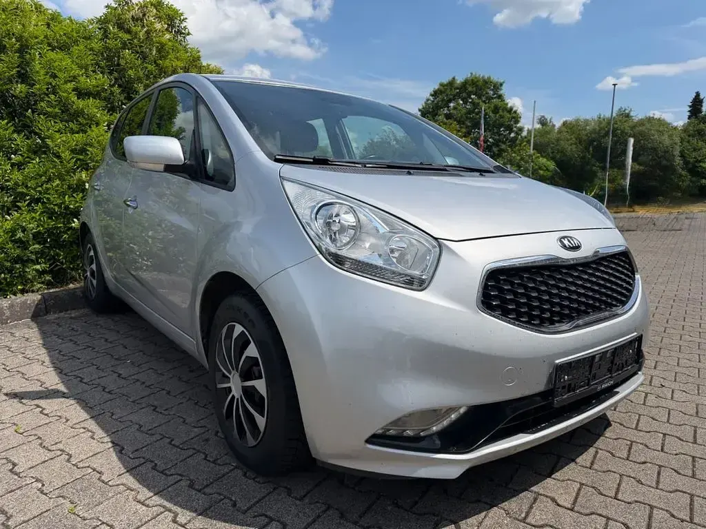Gebraucht Kia Venga DREAM-TEAM Edition 125 PS (91 kW) 2019 Silber Kleinwagen
