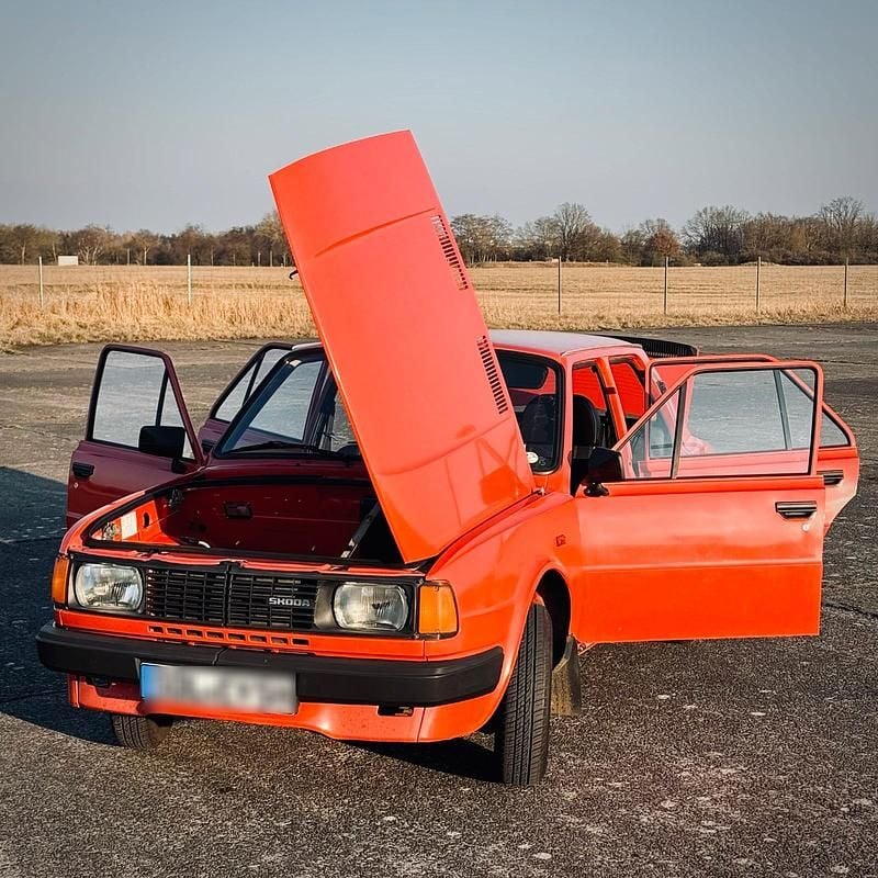 Gebraucht Skoda 105 45 PS (33 kW) 1988 Rot Limousine