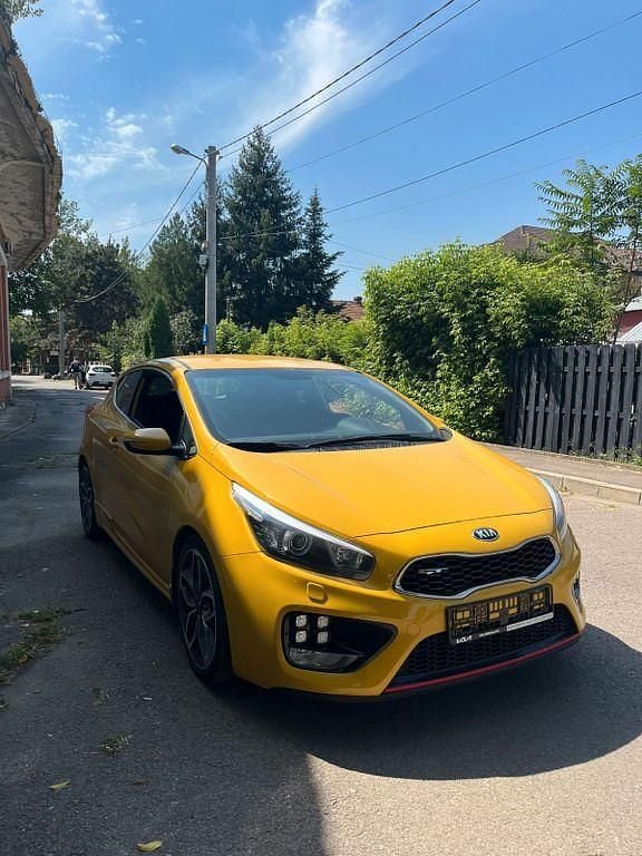 Gold Gebraucht 2016 Kia ProCeed GT 2 Kleinwagen | 13.000 € - Bild 1/4