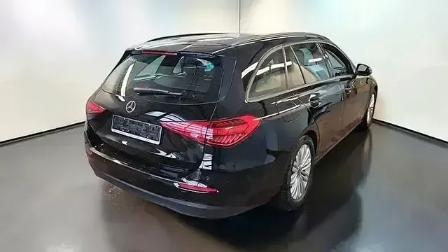 Gebraucht Mercedes C220 205 PS (150 kW) 2023 Schwarz Kombi