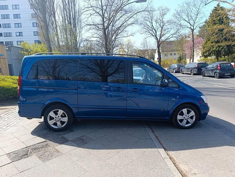 Gebraucht Mercedes Viano Edition 224 PS (164 kW) 2012 Blau Van / Kleinbus