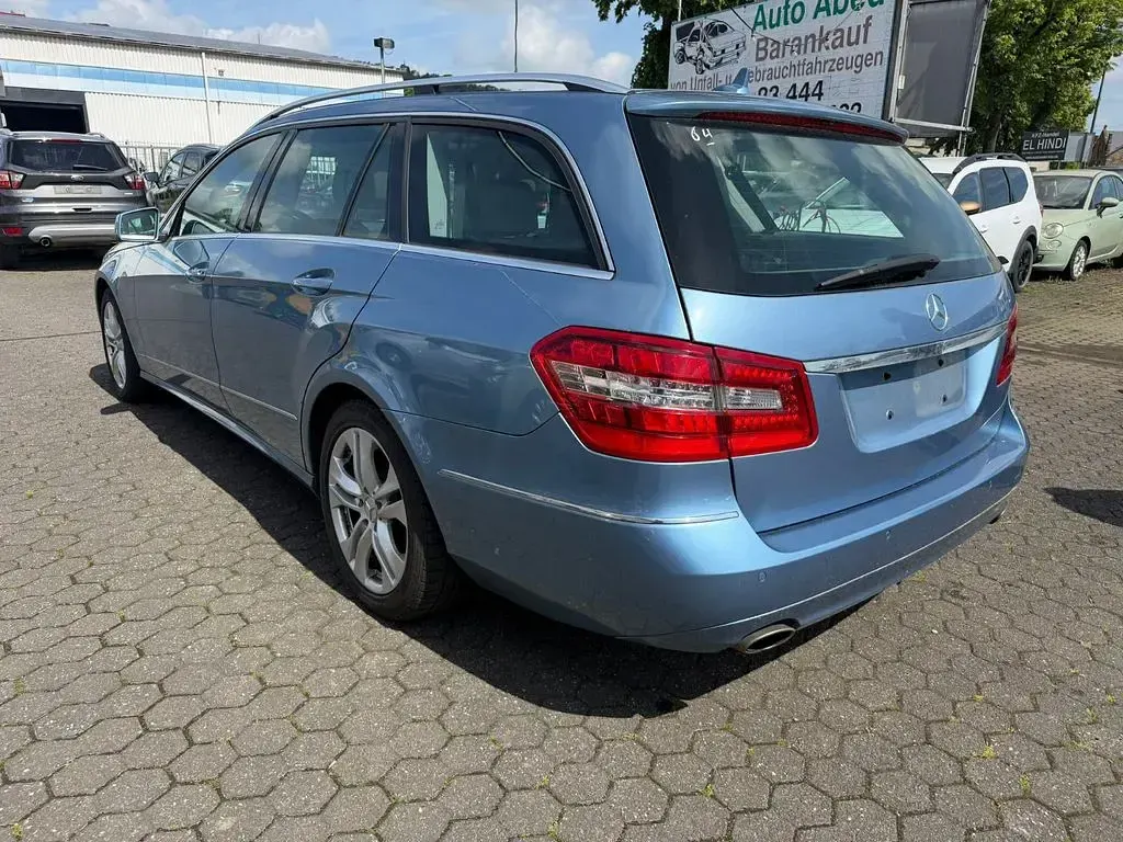 Brugt Mercedes E350 272 HK (200 kW) 2010 Blå Sedan