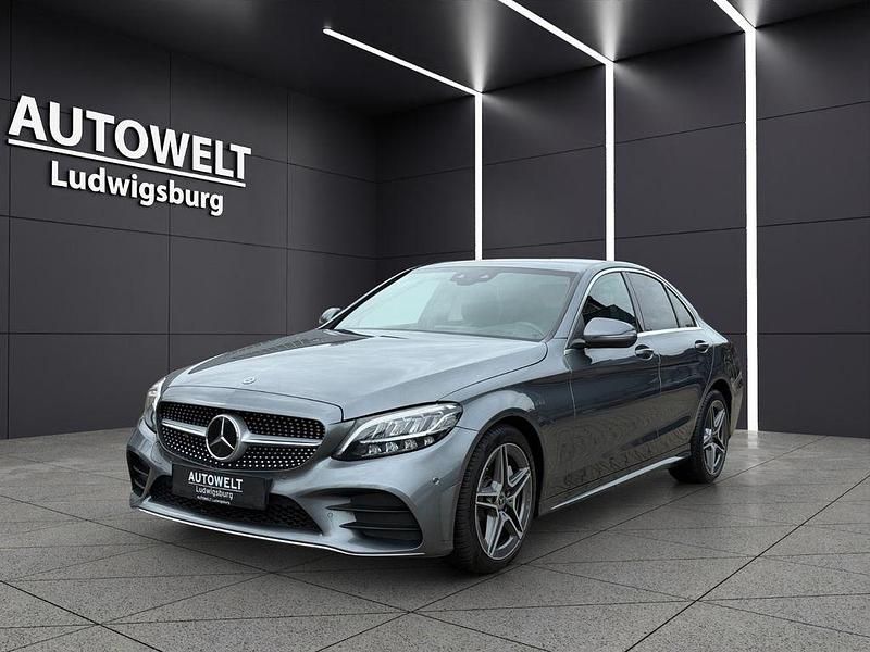Grau Gebraucht 2019 Mercedes C400 AMG line Limousine | 28.666 € (Fairer Preis) - Bild 1/4