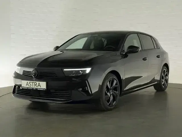 Gebraucht Opel Astra 131 PS (96 kW) 2025 Schwarz Limousine