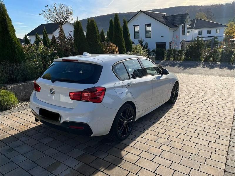 Gebraucht BMW 116 M Sport 109 PS (80 kW) 2018 Weiß Kleinwagen