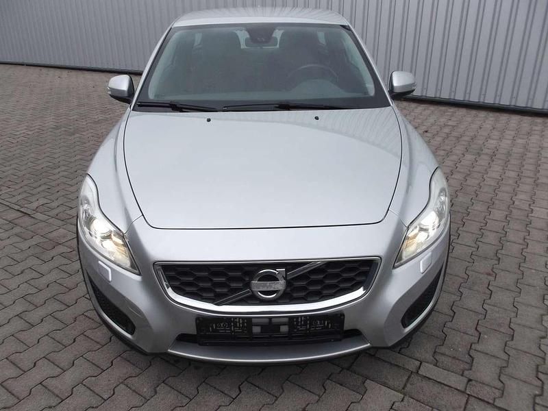Rauchsilber. Gebraucht 2010 Volvo C30 Kleinwagen | 3.300 € (Fairer Preis) - Bild 1/4