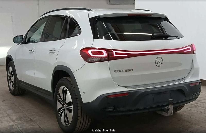Gebraucht Mercedes EQA250 AMG 139 kW (190 PS) 2022 Weiß SUV