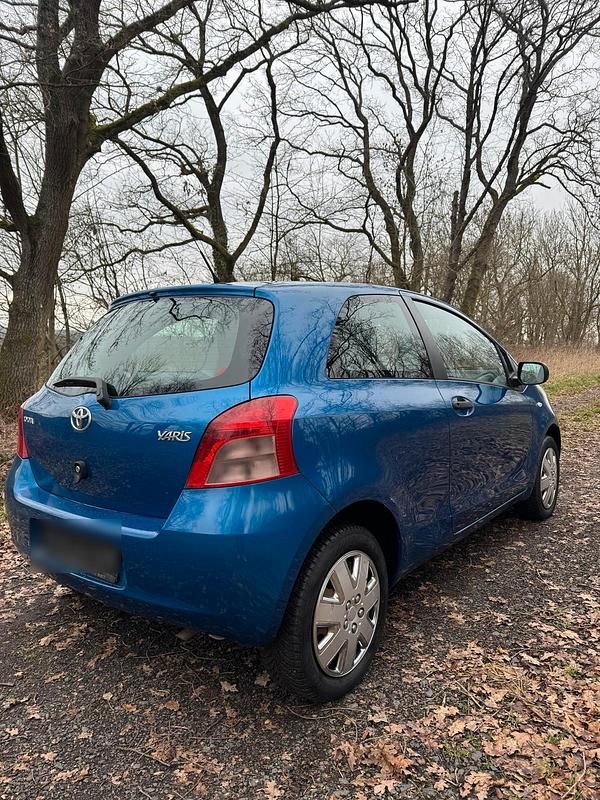 Gebraucht Toyota Yaris 70 PS (51 kW) 2006 Blau Kleinwagen