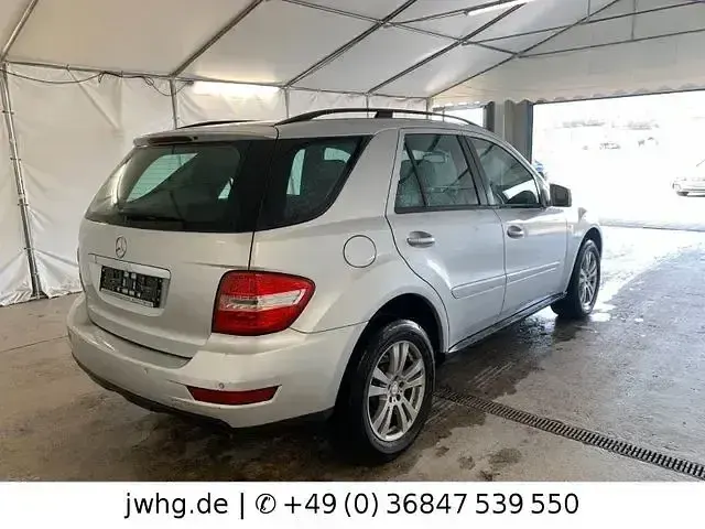 Gebraucht Mercedes ML300 204 PS (150 kW) 2011 Silber SUV