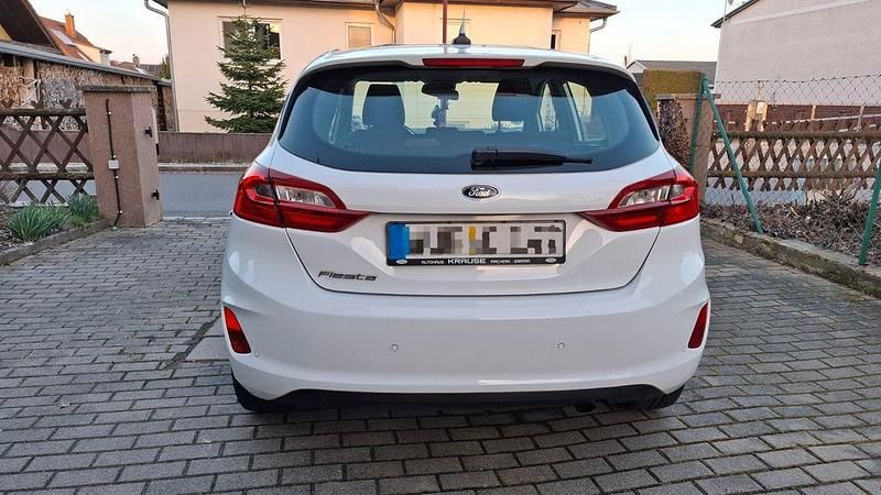 Gebraucht Ford Fiesta Trend 75 PS (55 kW) 2020 Weiß Kleinwagen