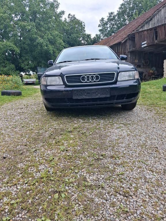 Blau Gebraucht 1997 Audi A4 Limousine | 900 € (Superpreis) - Bild 1/4