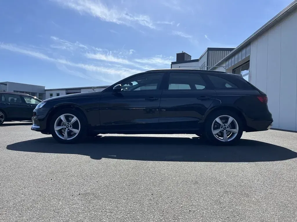 Gebraucht Audi A4 Advanced Plus 150 PS (110 kW) 2021 Schwarz Kombi