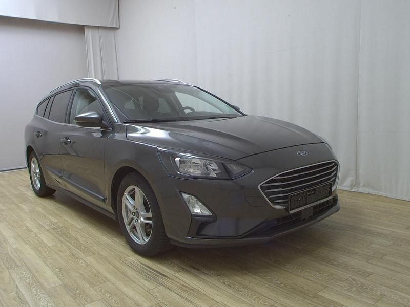 Gebraucht Ford Focus Cool & Connect 120 PS (88 kW) 2020 Grau Limousine