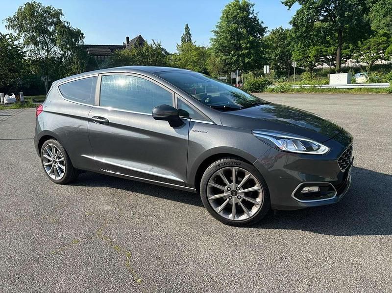Grau Gebraucht 2018 Ford Fiesta Vignale Kleinwagen | 9.999 € (Guter Preis) - Bild 1/4