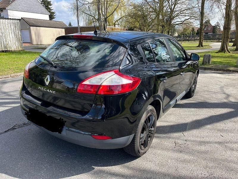 Gebraucht Renault Mégane Expression 101 PS (74 kW) 2012 Schwarz Limousine