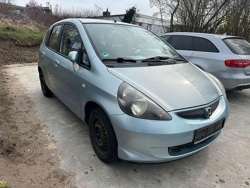 Second-hand Honda Jazz 77 CP (56 kW) 2004 Albastru Hatchback