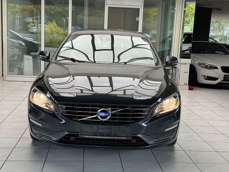 Grau Gebraucht 2014 Volvo V60 Momentum Kombi | 13.999 € (Etwas zu teuer) - Bild 1/4