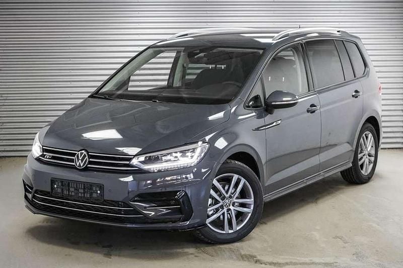 Neu VW Touran R-line 150 PS (110 kW) 2026 Delfingrau metallic (b0) Van / Kleinbus