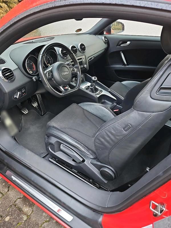 Gebraucht Audi TT 160 PS (117 kW) 2010 Rot Coupé