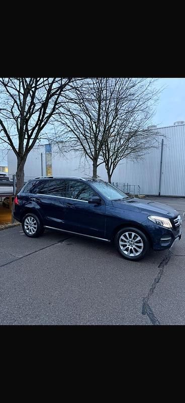 Gebraucht Mercedes GLE250 204 PS (150 kW) 2017 Blau SUV