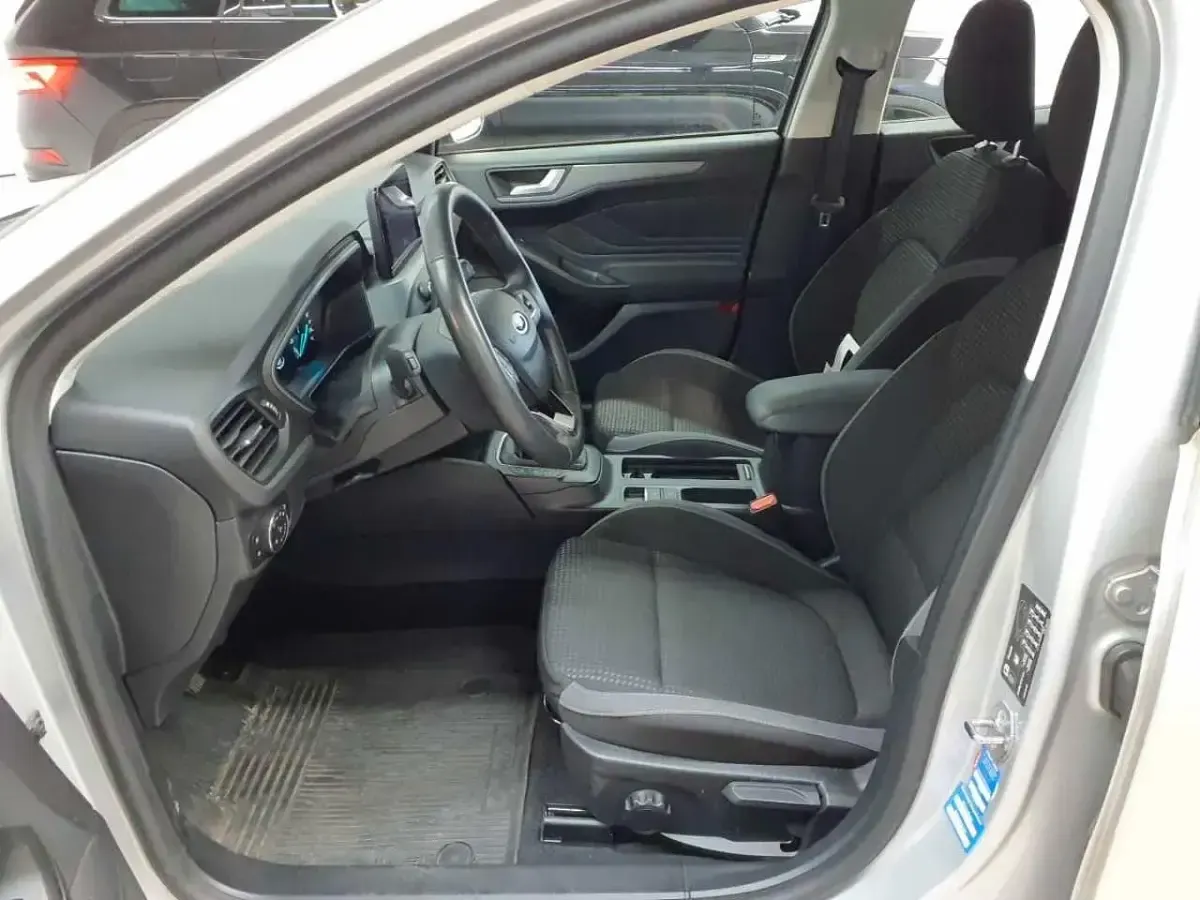 Gebraucht Ford Focus Cool & Connect 120 PS (88 kW) 2022 Silber Kombi