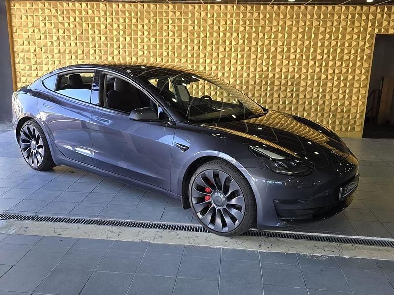 Grau Gebraucht 2021 Tesla Model 3 Performance Limousine | 27.250 € (Guter Preis) - Bild 1/4