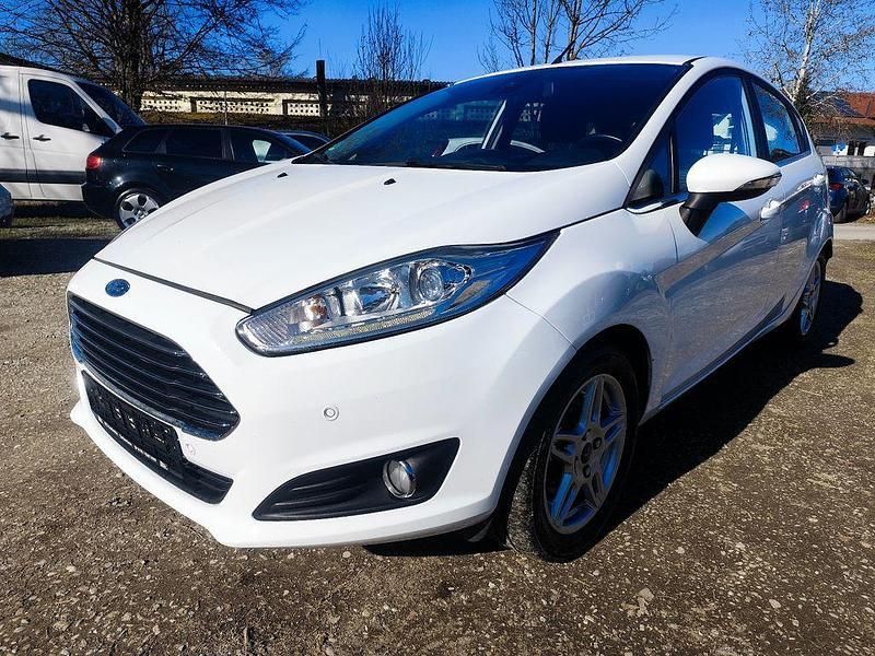Weiß Gebraucht 2014 Ford Fiesta Titanium Kleinwagen | 4.700 € (Superpreis) - Bild 1/4