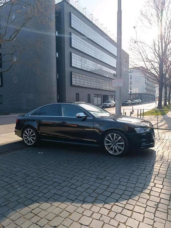 Używany Audi S4 Competition 333 KM (244 kW) 2012 Czarny Kombi