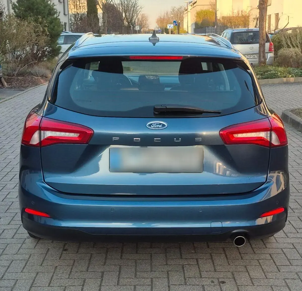 Gebraucht Ford Focus Titanium 125 PS (91 kW) 2019 Blau Kombi