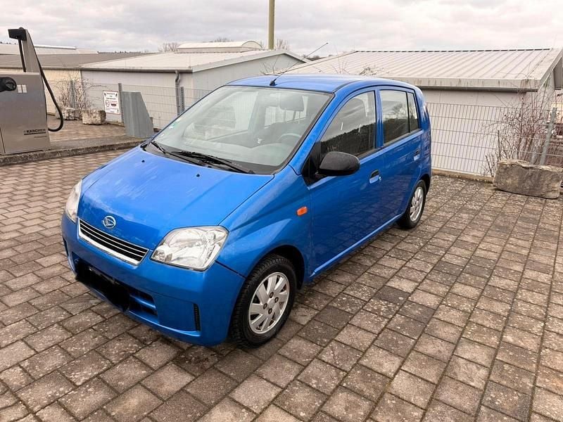 Blau Gebraucht 2004 Daihatsu Cuore Kleinwagen | 830 € (Fairer Preis) - Bild 1/4