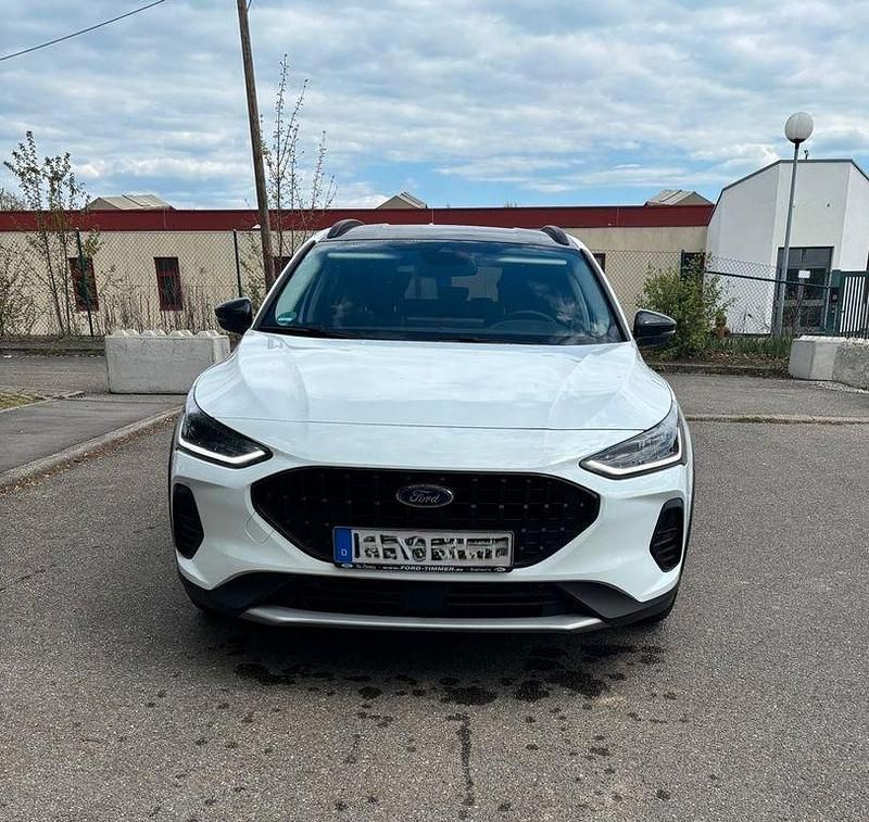 Gebraucht Ford Focus Active 155 PS (114 kW) 2024 Weiß Limousine