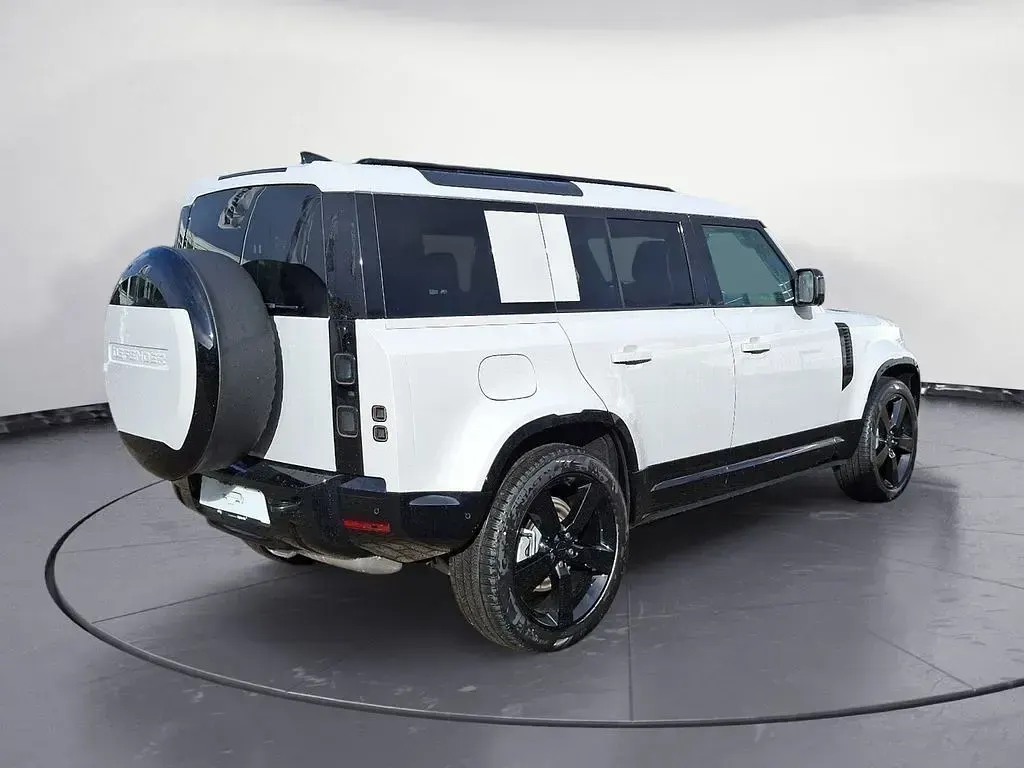 Neu Land Rover Defender HSE Dynamic 349 PS (256 kW) 2026 Borasco grey SUV