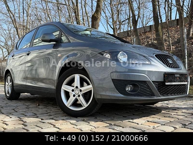 Gebraucht Seat Altea 105 PS (77 kW) 2012 Grau Van / Kleinbus