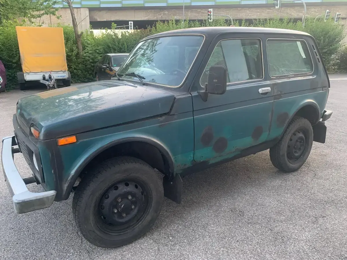 Gebraucht Lada niva 86 PS (63 kW) 2008 Grün SUV