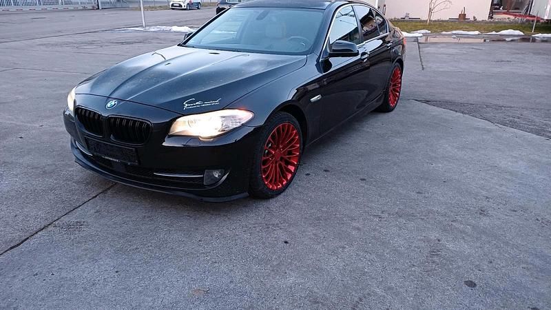 Gebraucht BMW 530 272 PS (200 kW) 2011 Schwarz Limousine