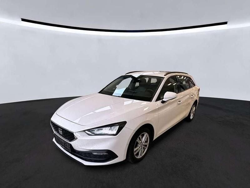 "candy" weiss Gebraucht 2022 Seat Leon Style Kombi | 12.200 € (Guter Preis) - Bild 1/4