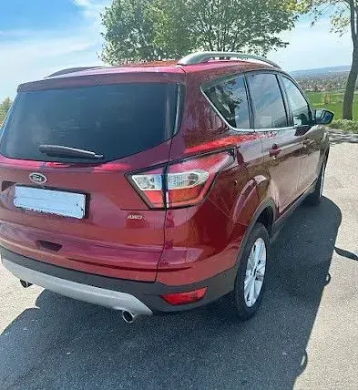 Gebraucht Ford Kuga Titanium 150 PS (110 kW) 2019 Rot SUV