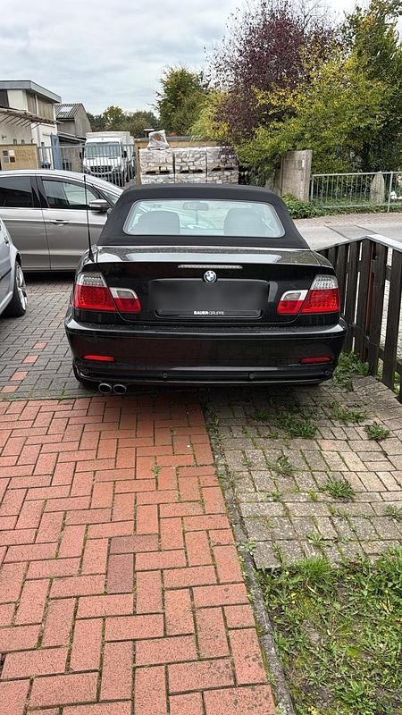 Schwarz Gebraucht 2002 BMW 330 Cabriolet M Sport Cabrio | 10.859 € (Fairer Preis) - Bild 1/4