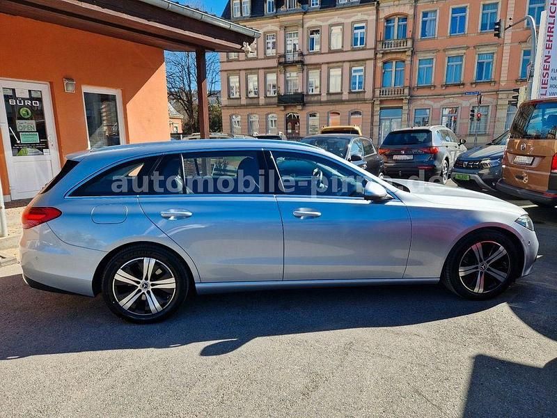Second-hand Mercedes C200 163 CP (119 kW) 2023 Argintiu Berlinǎ