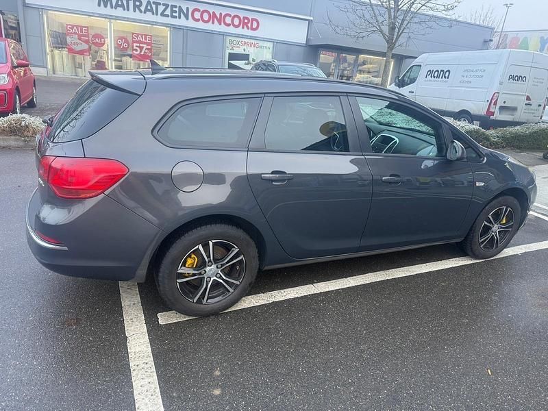 Gebraucht Opel Astra 136 PS (100 kW) 2015 Grau Kombi