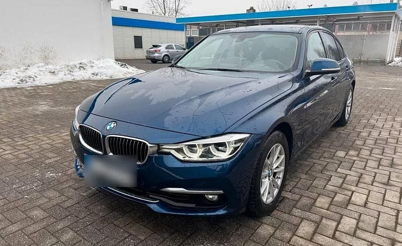 Gebraucht BMW 320 184 PS (135 kW) 2017 Blau Limousine