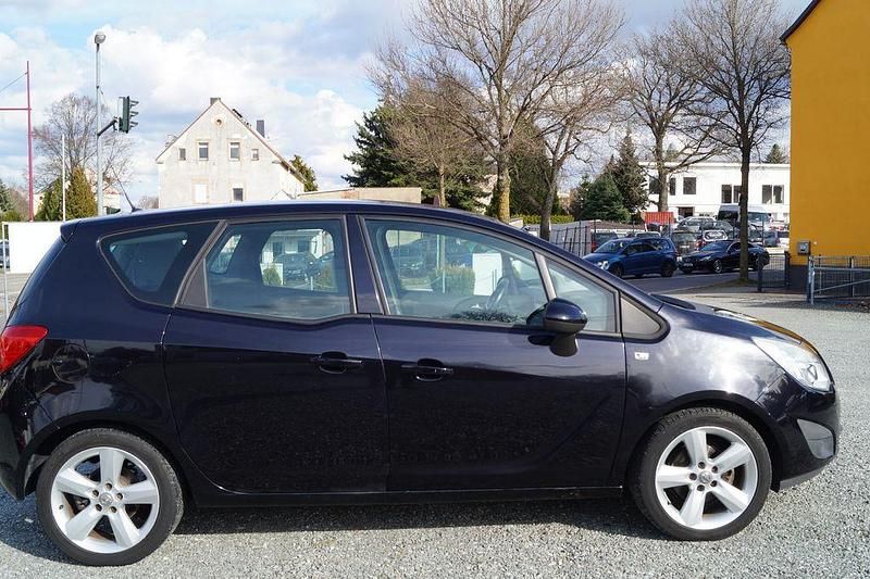 Gebraucht Opel Meriva Edition 101 PS (74 kW) 2010 Schwarz Van / Kleinbus