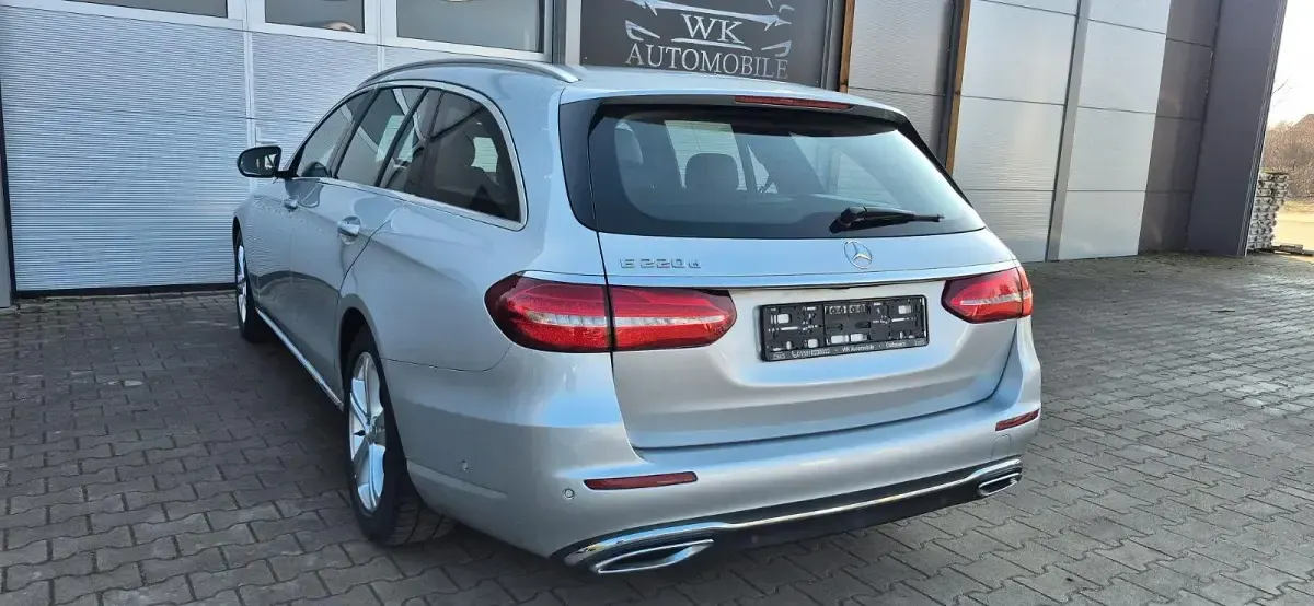 Usado Mercedes E220 Avantgarde 194 CV (142 kW) 2017 Plateado Familiar