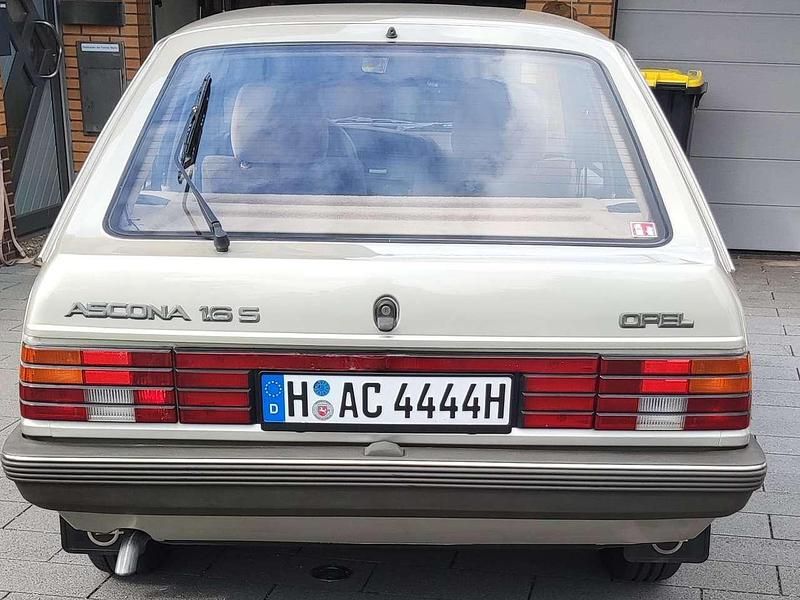 Gebraucht Opel Ascona 90 PS (66 kW) 1986 Silber Limousine