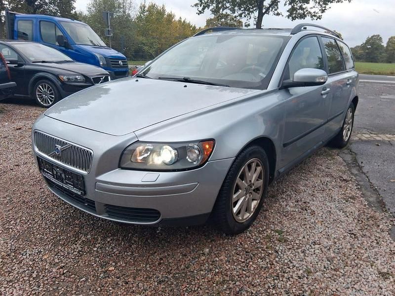 Silber Gebraucht 2006 Volvo V50 Kombi | 3.000 € (Fairer Preis) - Bild 1/4