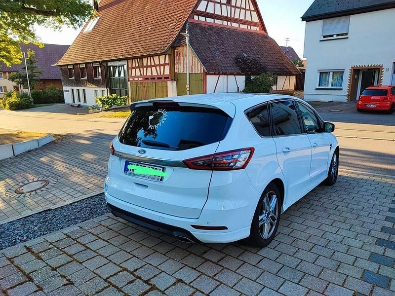 Gebraucht Ford S-MAX Titanium 209 PS (153 kW) 2015 Weiß Van / Kleinbus