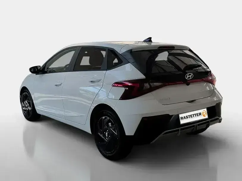 Neu Hyundai i20 Blackline 90 PS (66 kW) 2026 Atlas white Kleinwagen