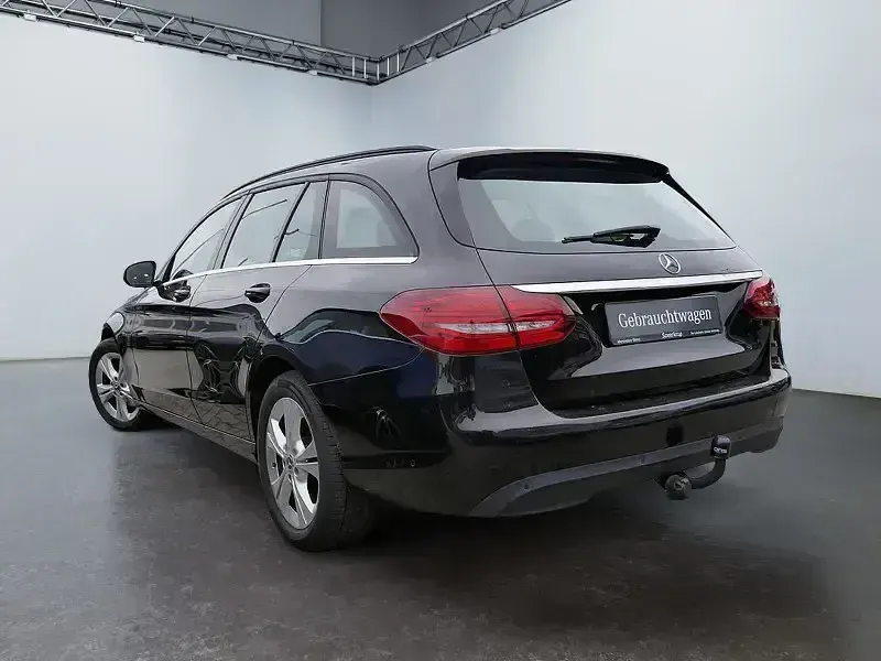 Gebraucht Mercedes C200 150 PS (110 kW) 2019 Schwarz Limousine