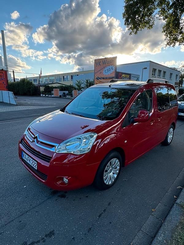 Rot Gebraucht 2010 Citroën Berlingo Van / Kleinbus | 5.900 € (Teuer) - Bild 1/4